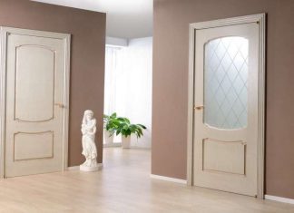 Как выбрать межкомнатные двери со стеклом?