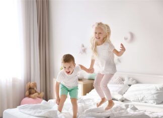 Как ухаживать за детским наматрасником: чек-лист для заботливых родителей