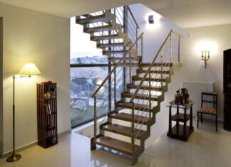 Из чего состоит металлическая лестница