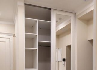 Дизайн встроенного шкафа в коридор