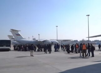 Российские военные самолёты приземлились в Подмосковье с эвакуированными из Кабула