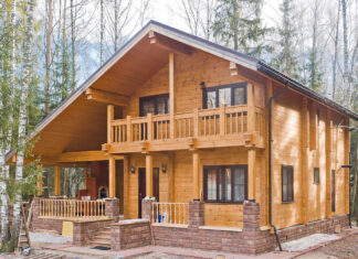 По какой технологии строить деревянный дом?