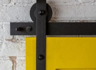 Механизмы для раздвижных амбарных дверей: особенности