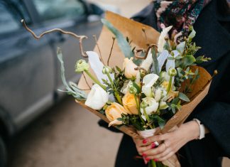 Служба доставки цветов: способ выразить свои чувства при помощи букета