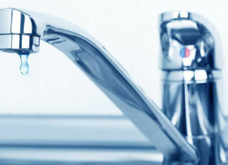 Протекает смеситель: какие могут быть причины, как их устранить