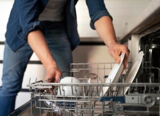 Покупка бу посудомоечной машины: преимущества и подводные камни