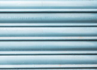 Металлосайдинг в строительстве: преимущества и особенности